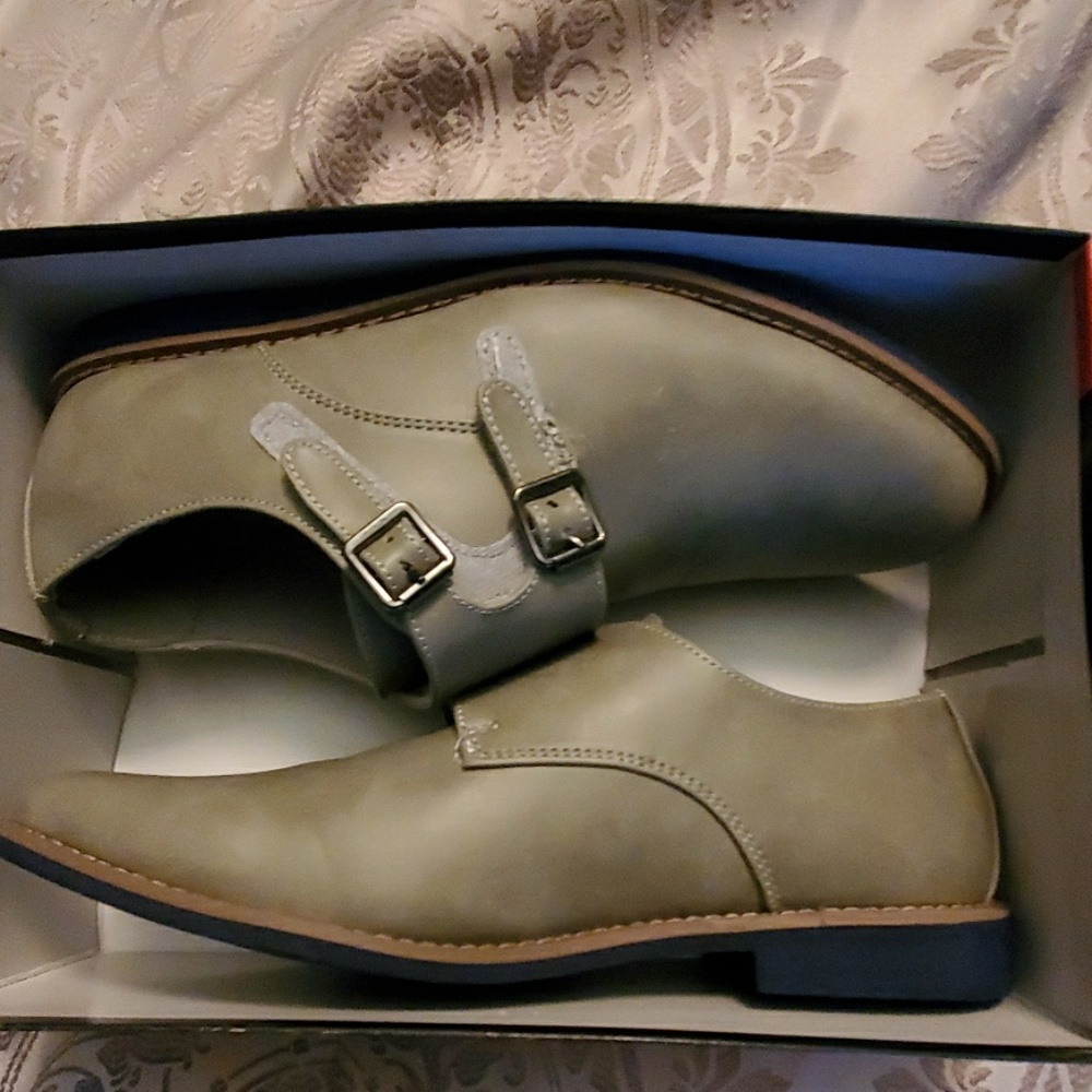 MEN'S SHOES 7M